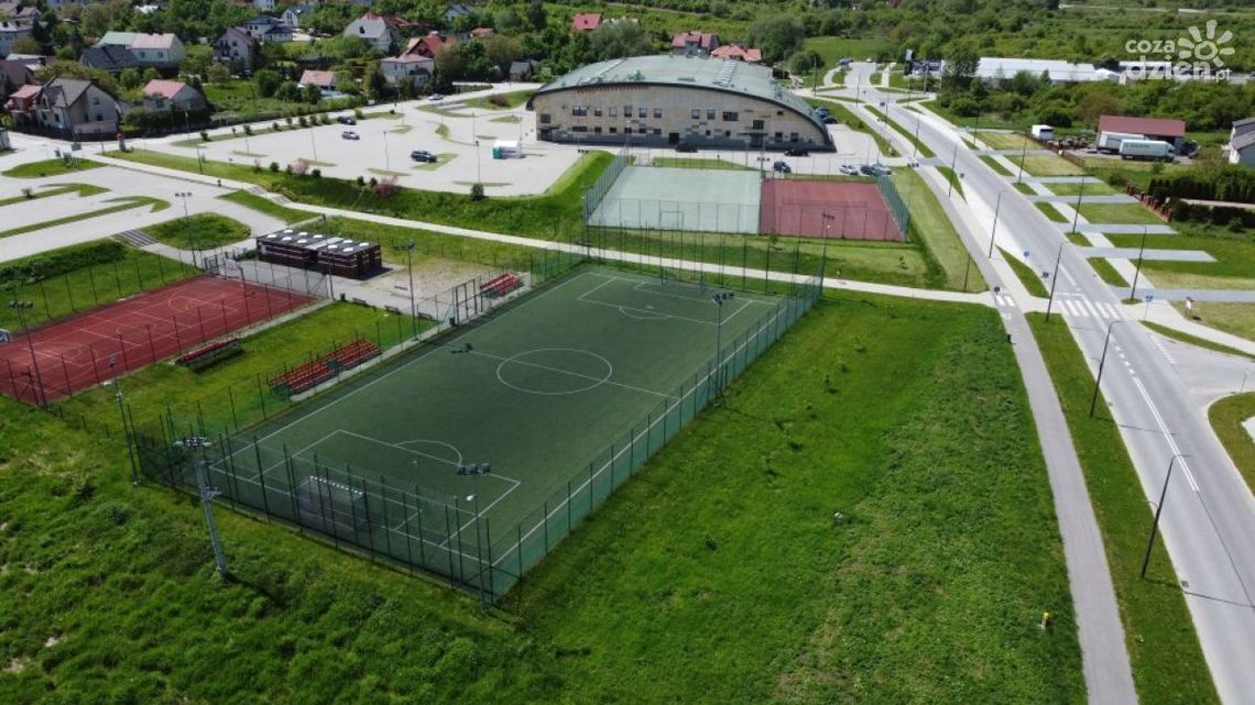 Remont orlika w Chęcinach