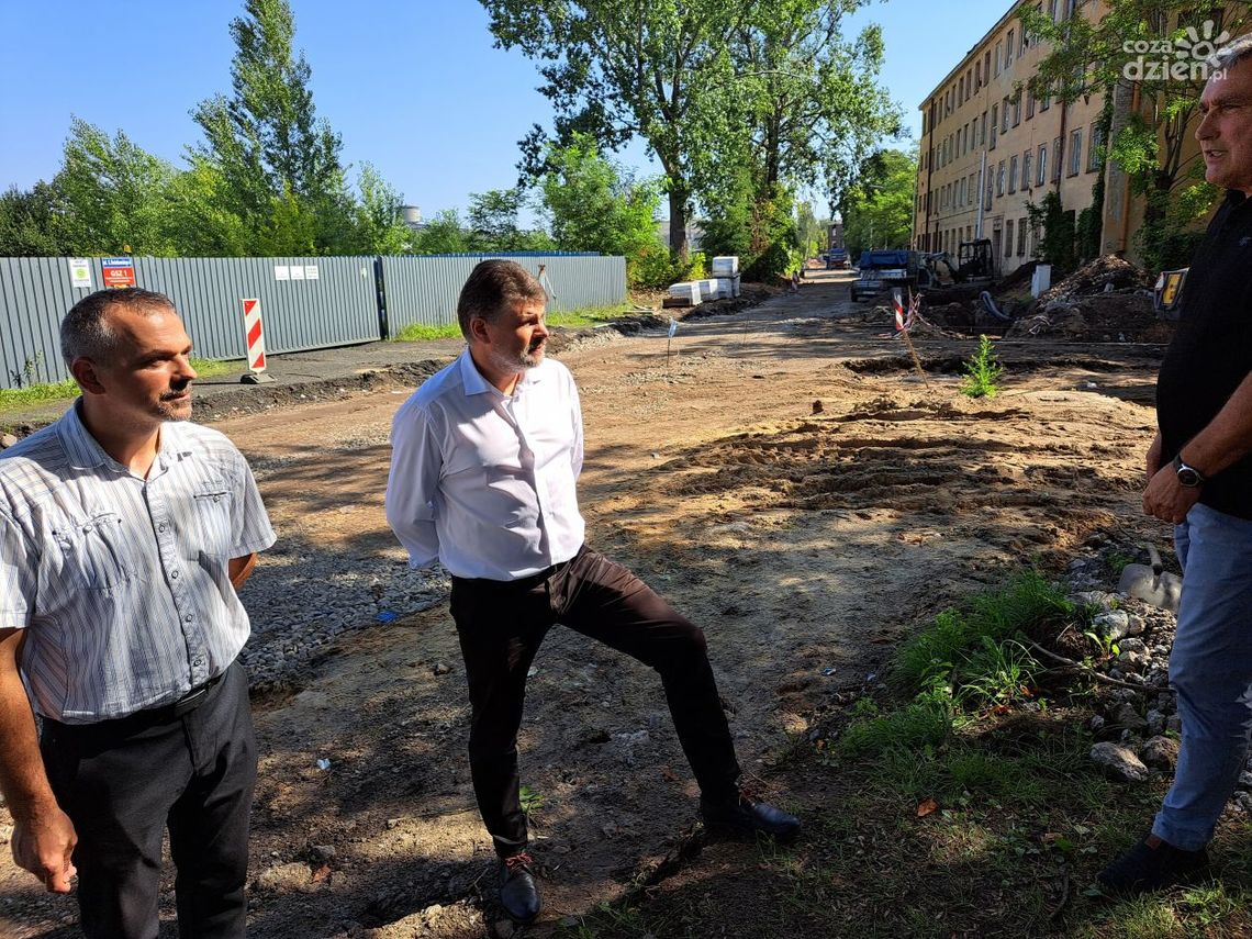 Remont ulicy Kwiatkowskiego na ostrowieckich terenach przemysłowych Remont ulicy Kwiatkowskiego na ostrowieckich terenach przemysłowych