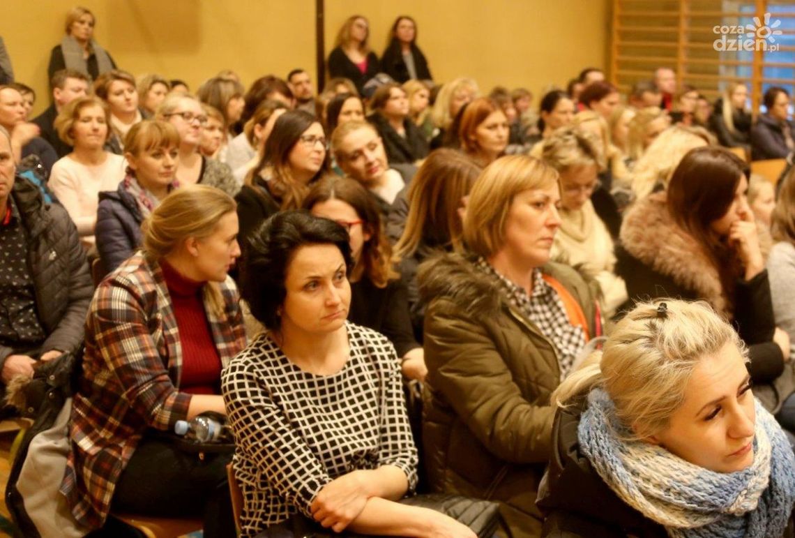 Rodzice wypowiedzieli się na temat podziału "jedynki" 