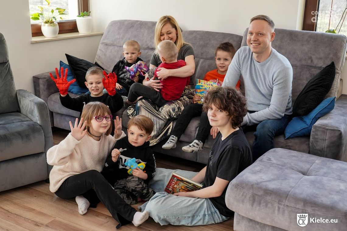 Rodzina zastępcza, ale miłość prawdziwa Rodzina zastępcza, ale miłość prawdziwa