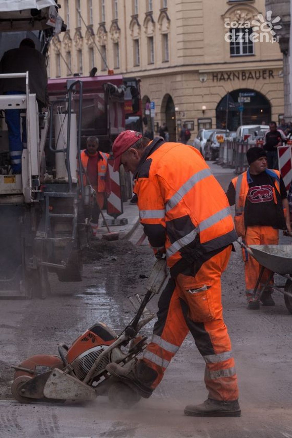 Rośnie liczba uszkodzonych aut. Powodem zły stan dróg