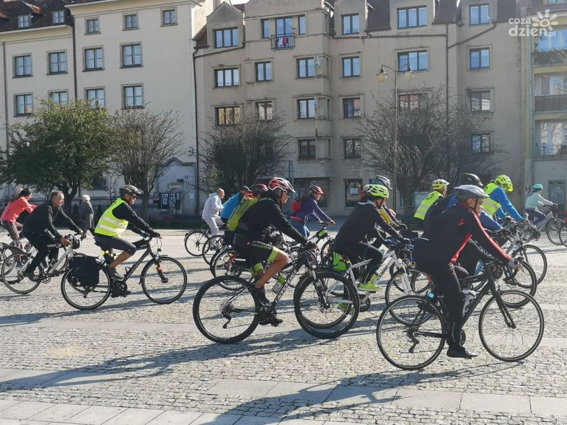 Rowerami przez Ostrowiec (zdjęcia) Rowerami przez Ostrowiec (zdjęcia)