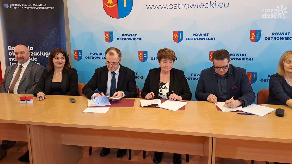 Rowerem do Nowej Dębowej Woli po nowej ścieżce rowerowej Rowerem do Nowej Dębowej Woli po nowej ścieżce rowerowej