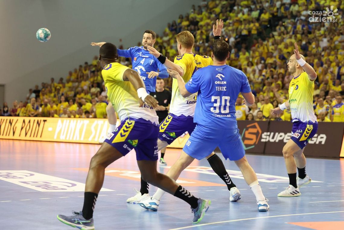 Rozdział 3: ,,Święta Wojna" w Łodzi 