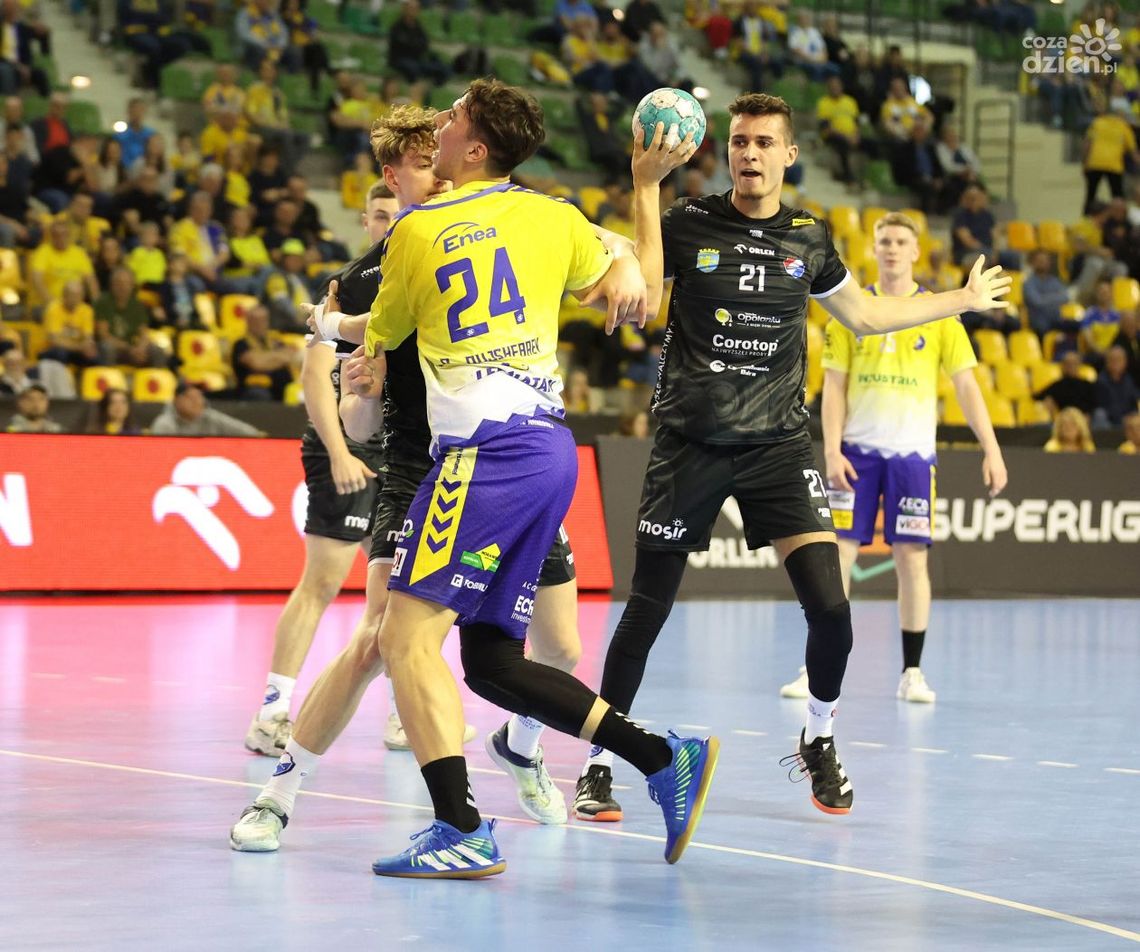 Rozdział 33: Zapomnieć o środowej porażce Rozdział 33: Zapomnieć o środowej porażce