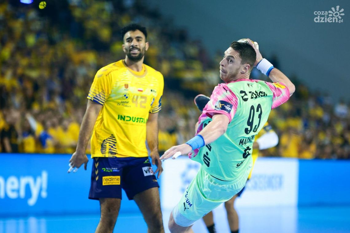 Rozdział 6: Niemiecki Lisy w kieleckiej Hali Legionów Rozdział 6: Niemiecki Lisy w kieleckiej Hali Legionów