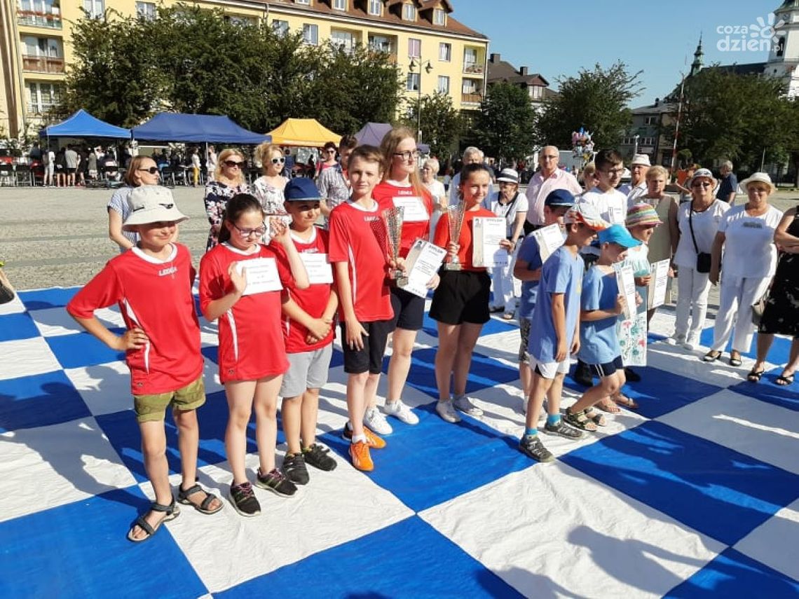 Rozmaitości na ostrowieckim Rynku