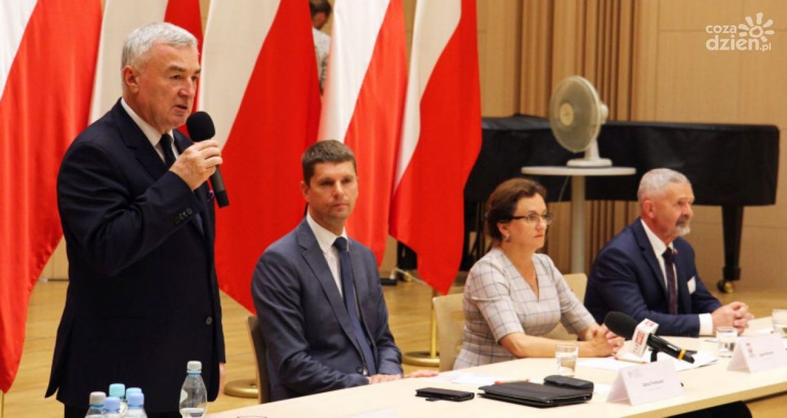 Rozmowy o edukacji przy okrągłym stole Rozmowy o edukacji przy okrągłym stole