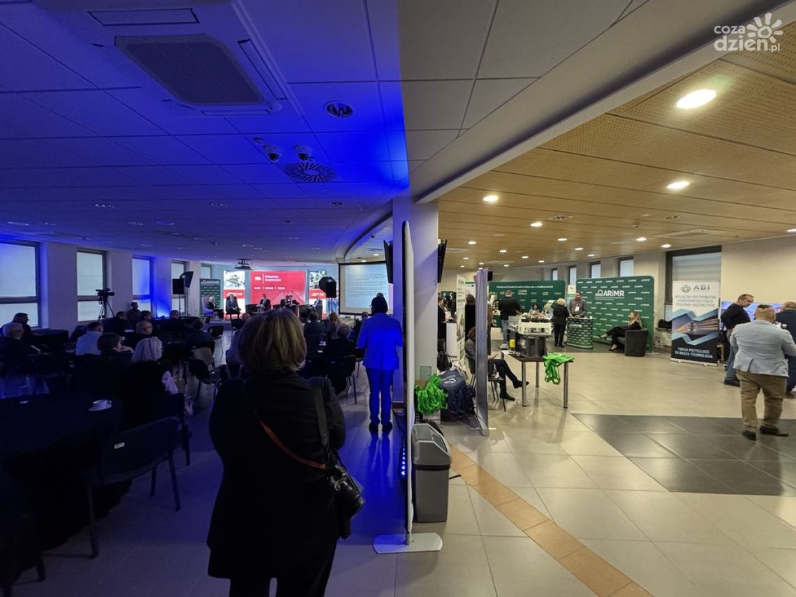 Rozmowy o przyszłości energii na Świętokrzyskim Kongresie Energii. Eksperci podkreślają: transformacja trwa tu i teraz Rozmowy o przyszłości energii na Świętokrzyskim Kongresie Energii. Eksperci podkreślają: transformacja trwa tu i teraz