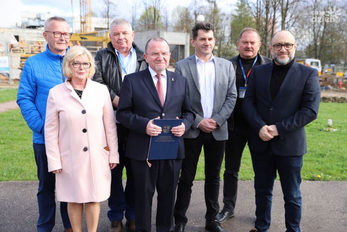 Ruszy inwestycja w nowoczesny blok operacyjny z lądowiskiem na dachu Ruszy inwestycja w nowoczesny blok operacyjny z lądowiskiem na dachu