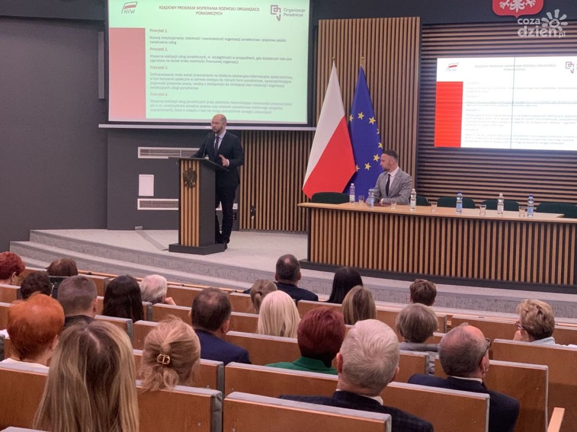 Ruszył nabór wniosków na granty dla NGO Ruszył nabór wniosków na granty dla NGO