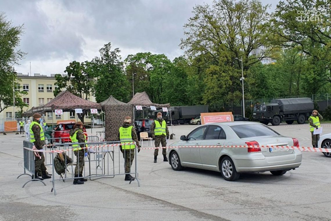 Ruszył punkt pobrań testów "drive-thru" Ruszył punkt pobrań testów "drive-thru"