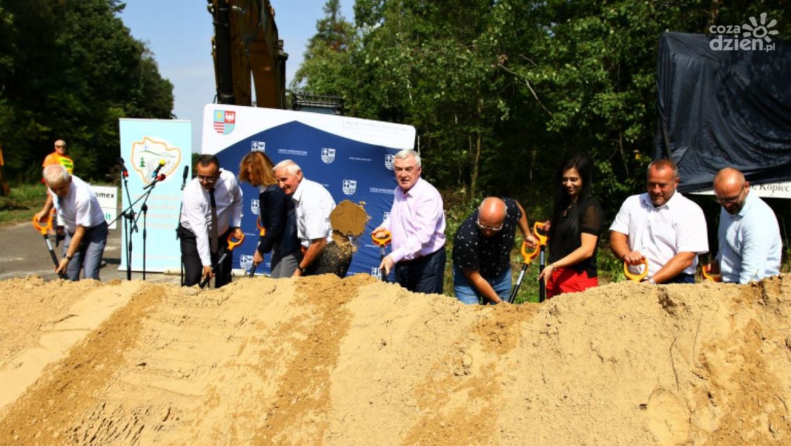 Ruszyła przebudowa drogi wojewódzkiej Ujazd - Iwaniska