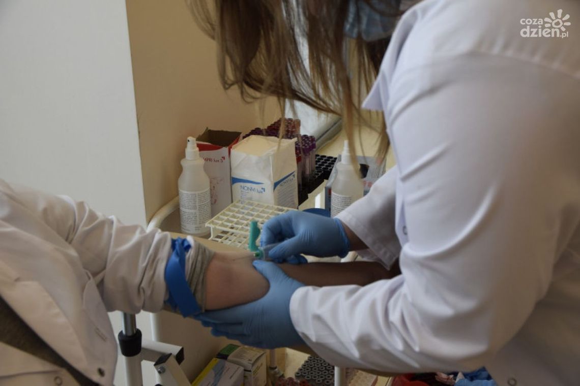 Ruszyły bezpłatne badania przeciwciał antySARS-CoV-2 w Podzamczu Ruszyły bezpłatne badania przeciwciał antySARS-CoV-2 w Podzamczu