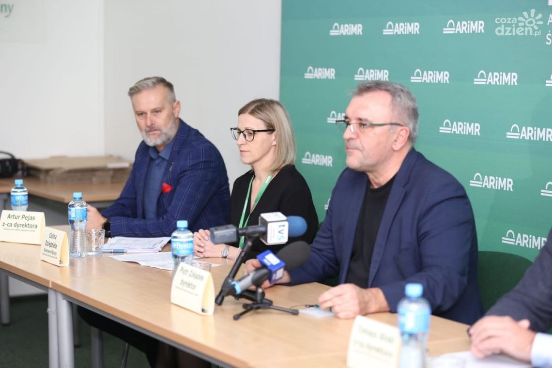 Ruszyły wypłaty zaliczek dla rolników – nawet 7 mld zł trafi na wieś Ruszyły wypłaty zaliczek dla rolników – nawet 7 mld zł trafi na wieś