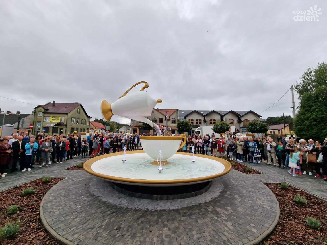 Rynek Porcelanowy w Ćmielowie otwarty! Rynek Porcelanowy w Ćmielowie otwarty!