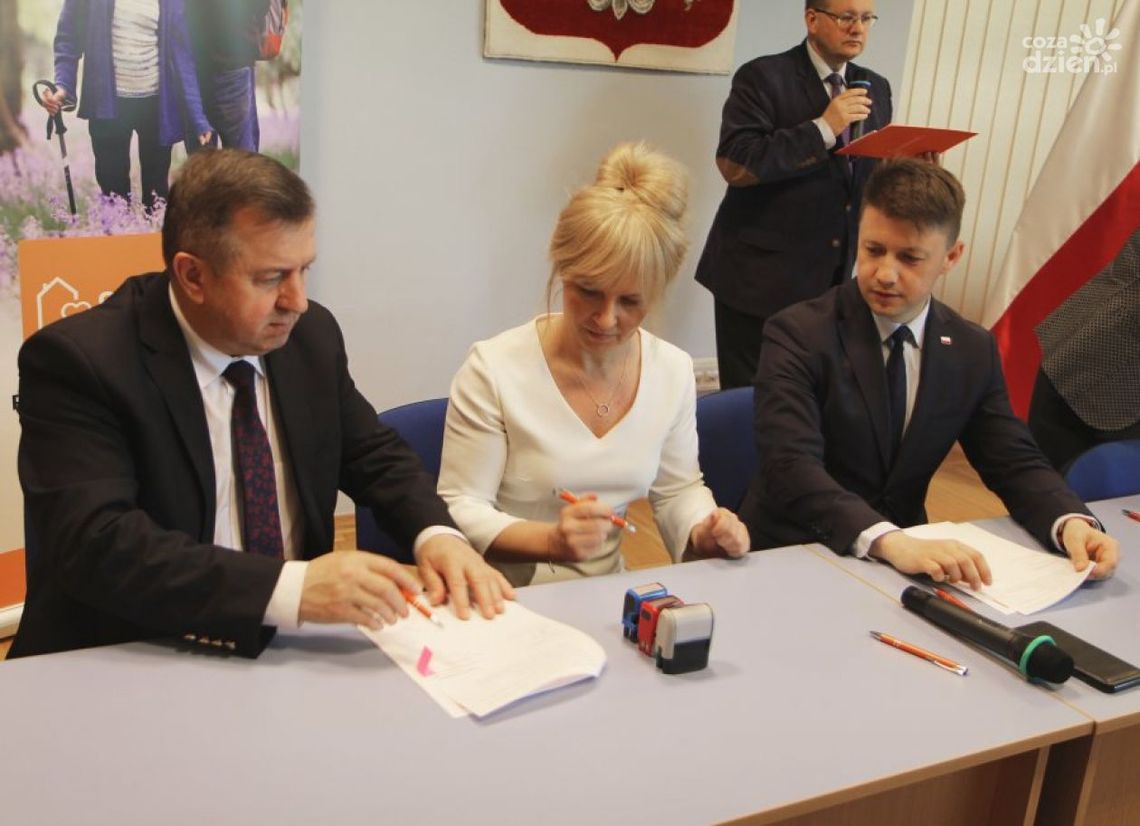 Rządowe pieniądze dla seniorów z Bodzechowa Rządowe pieniądze dla seniorów z Bodzechowa