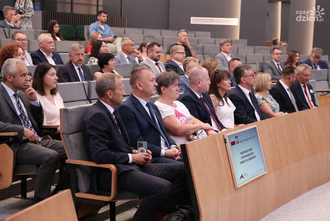 Są pieniądze na świętokrzyskie drogi Są pieniądze na świętokrzyskie drogi