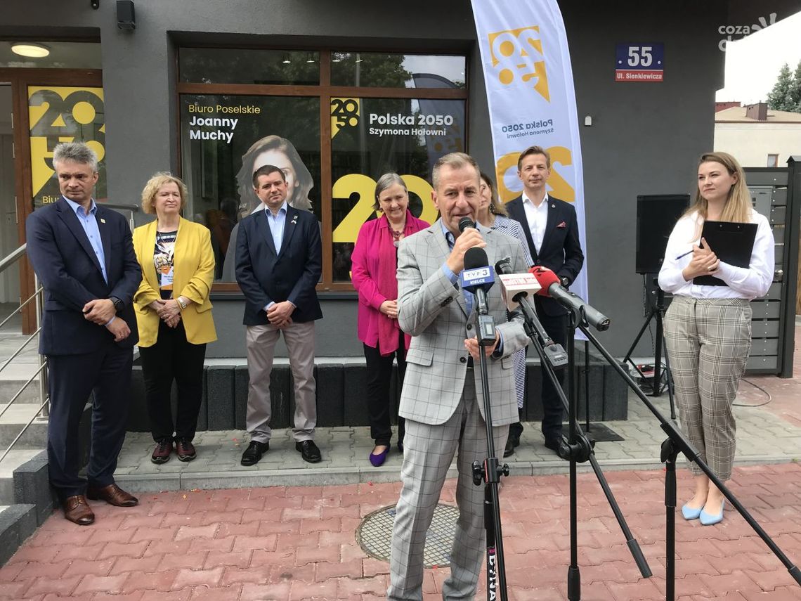 Samorządowcy działaczami partyjnymi