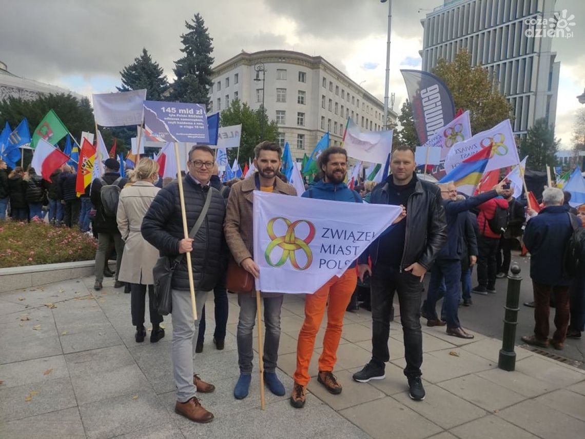 Samorządowcy też protestują Samorządowcy też protestują