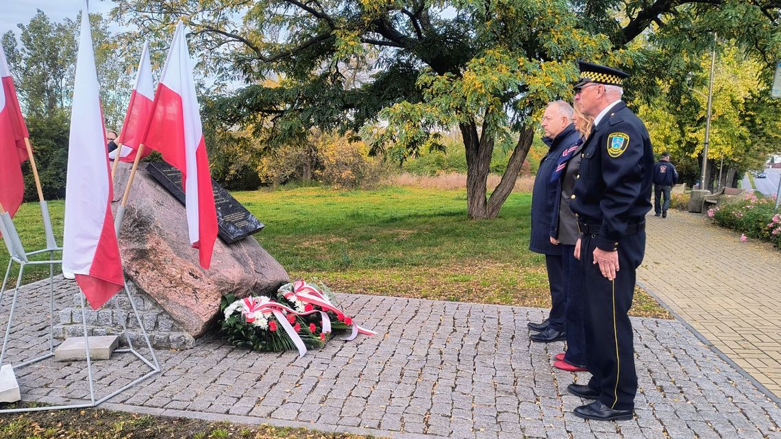 Samorządowcy upamiętnili ofiary likwidacji żydowskiego getta sprzed 84 lat Samorządowcy upamiętnili ofiary likwidacji żydowskiego getta sprzed 84 lat