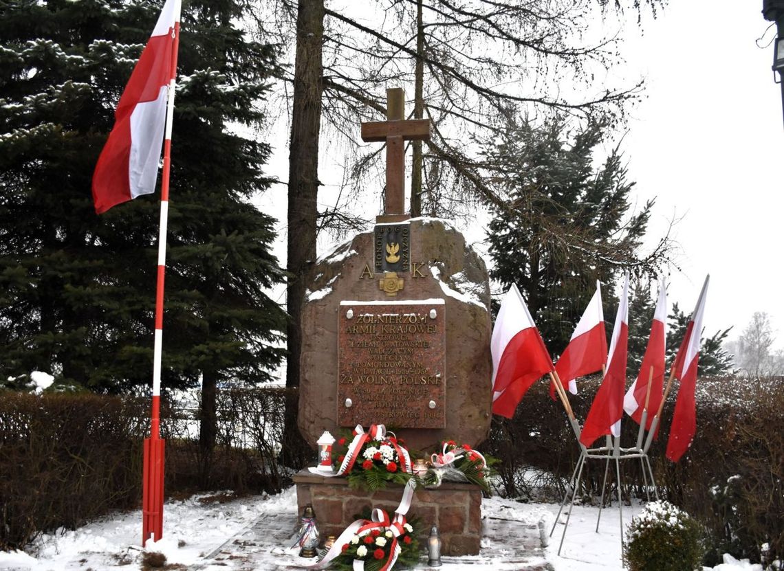 Samorządowcy z Ostrowca uczcili pamięć żołnierzy Armii Krajowej 