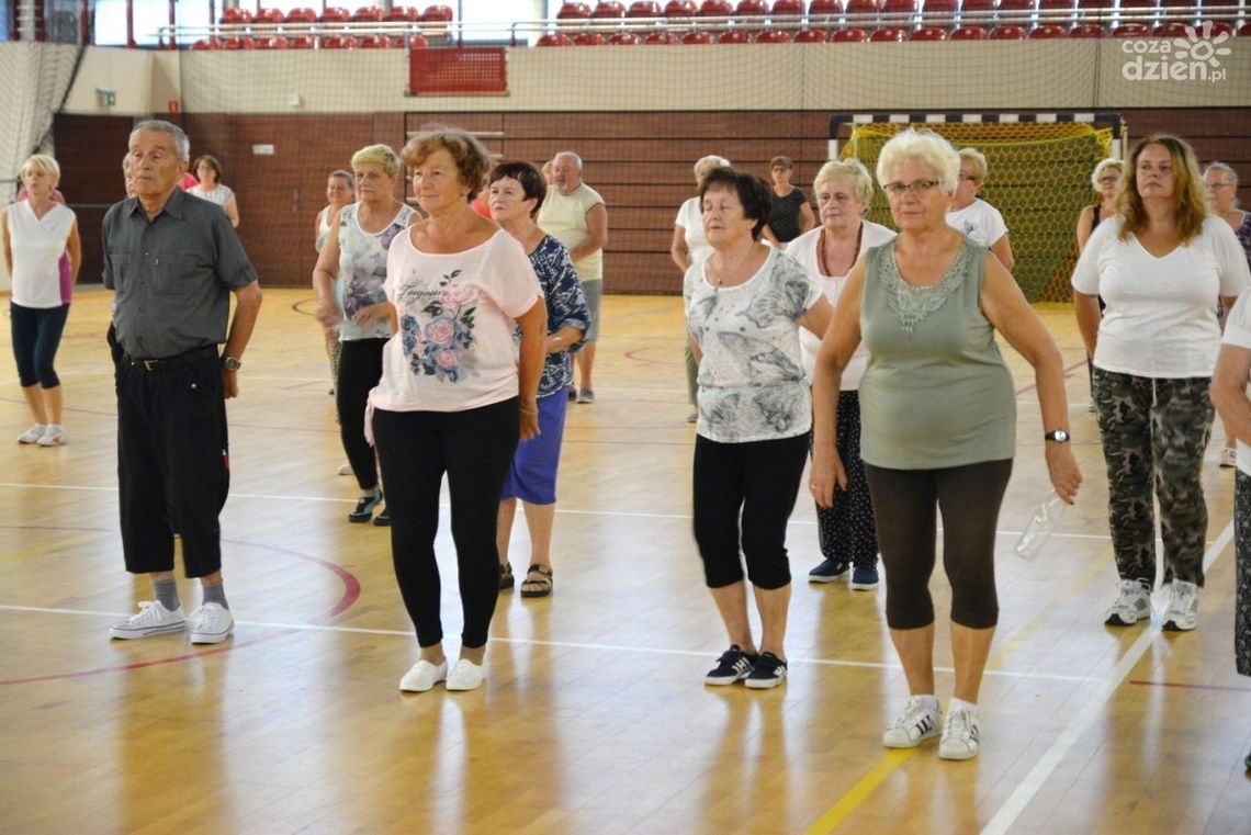 Seniorom z Ostrowca wigoru nie brakuje
Seniorom z Ostrowca wigoru nie brakuje