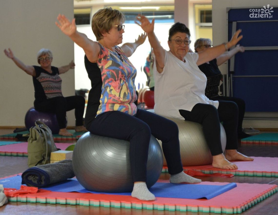 Seniorzy zakończyli rok tanecznymi pląsami
