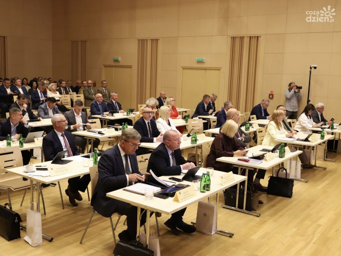 Sesja Sejmiku Województwa Świętokrzyskiego w Kielcach Sesja Sejmiku Województwa Świętokrzyskiego w Kielcach