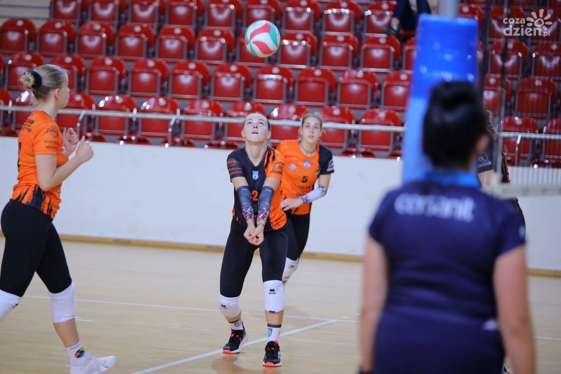 Siatkarki KSZO SMS drugie na Ostrowiec Cup