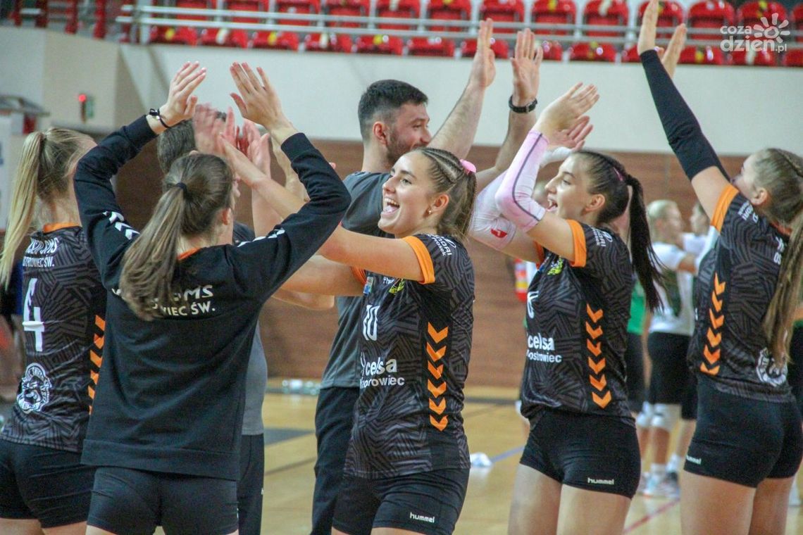 Siatkarki KSZO SMS wygrywają w lidze