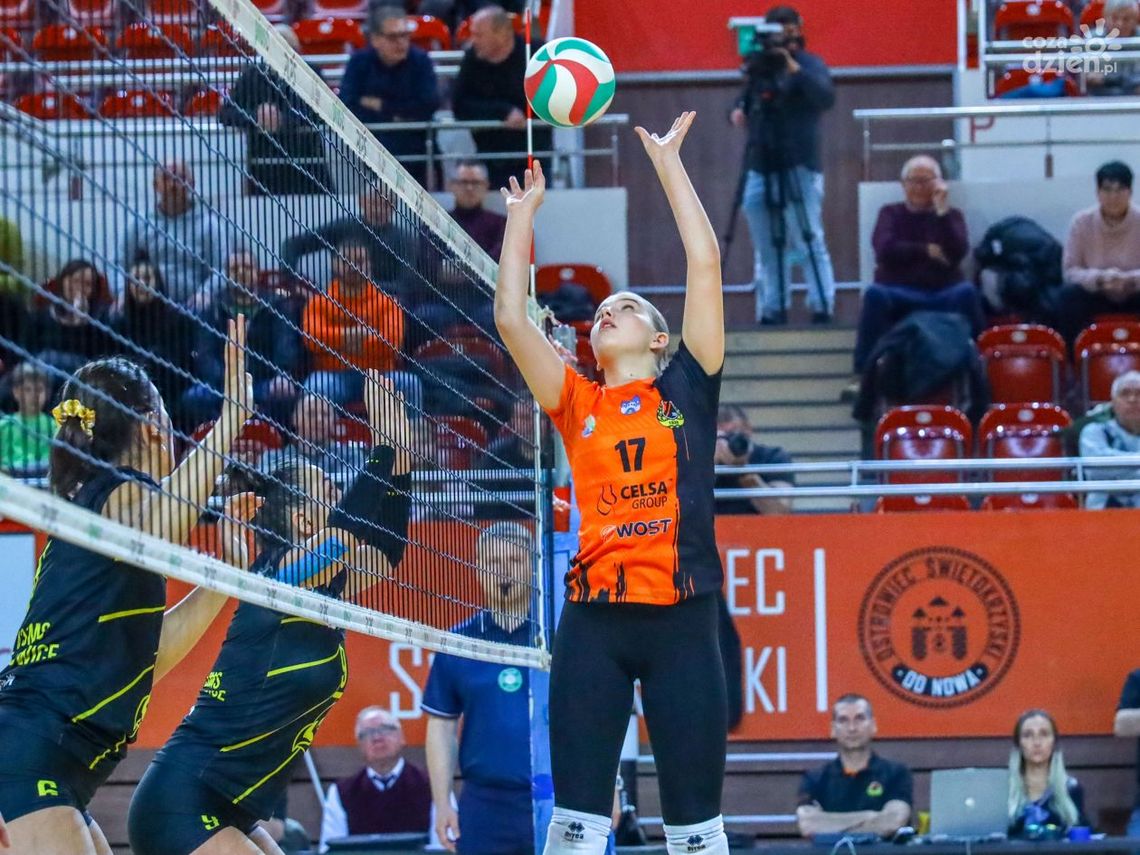 Siatkarki KSZO SMS wygrywają za trzy punkty