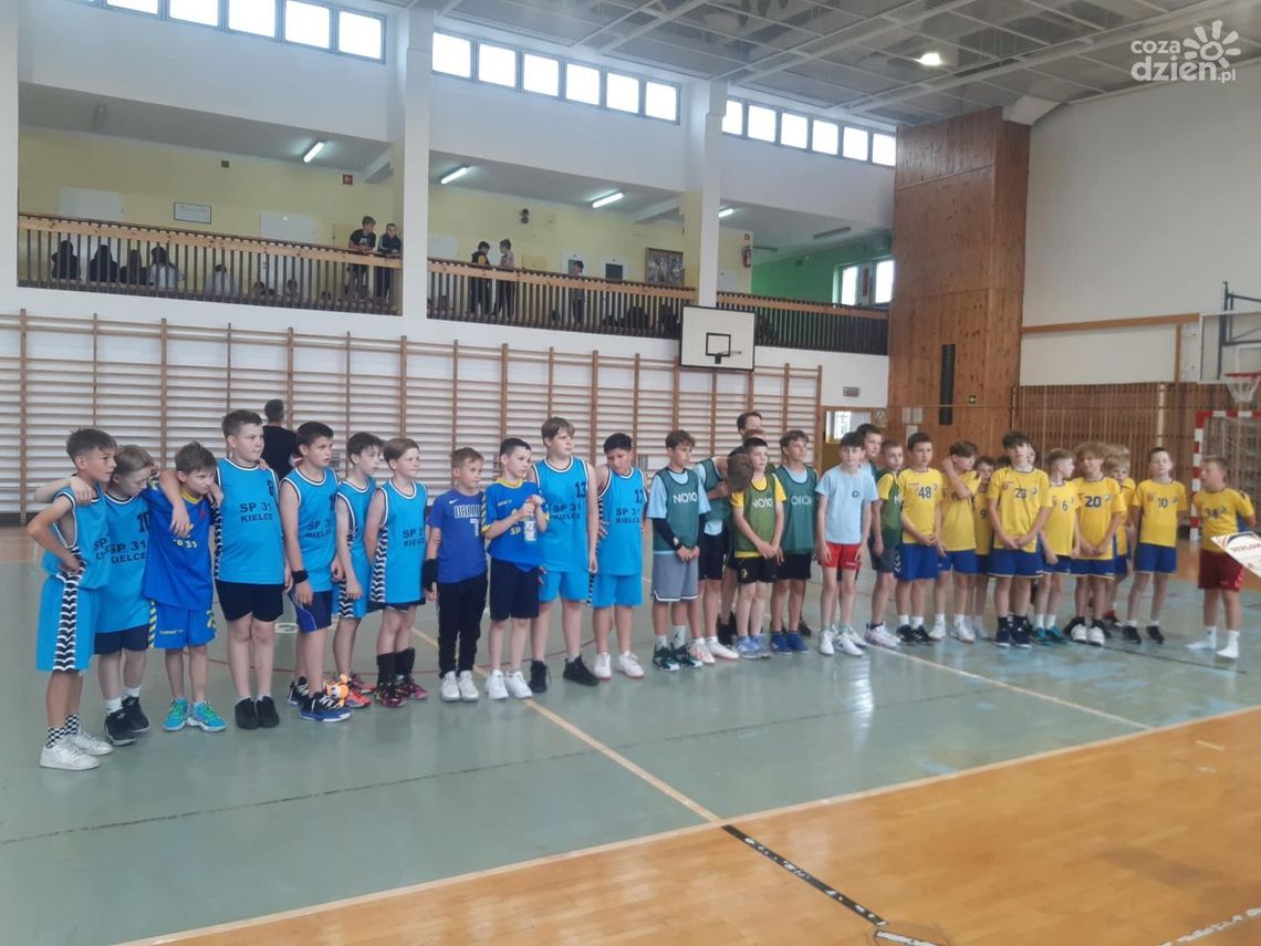 "Sienkiewicz" mistrzem koszykówki "Sienkiewicz" mistrzem koszykówki