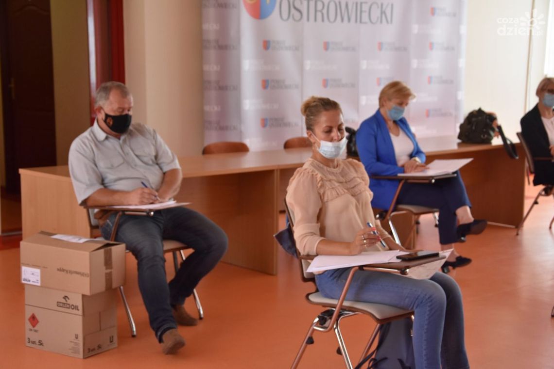 Silni w walce z koronawirusem Silni w walce z koronawirusem