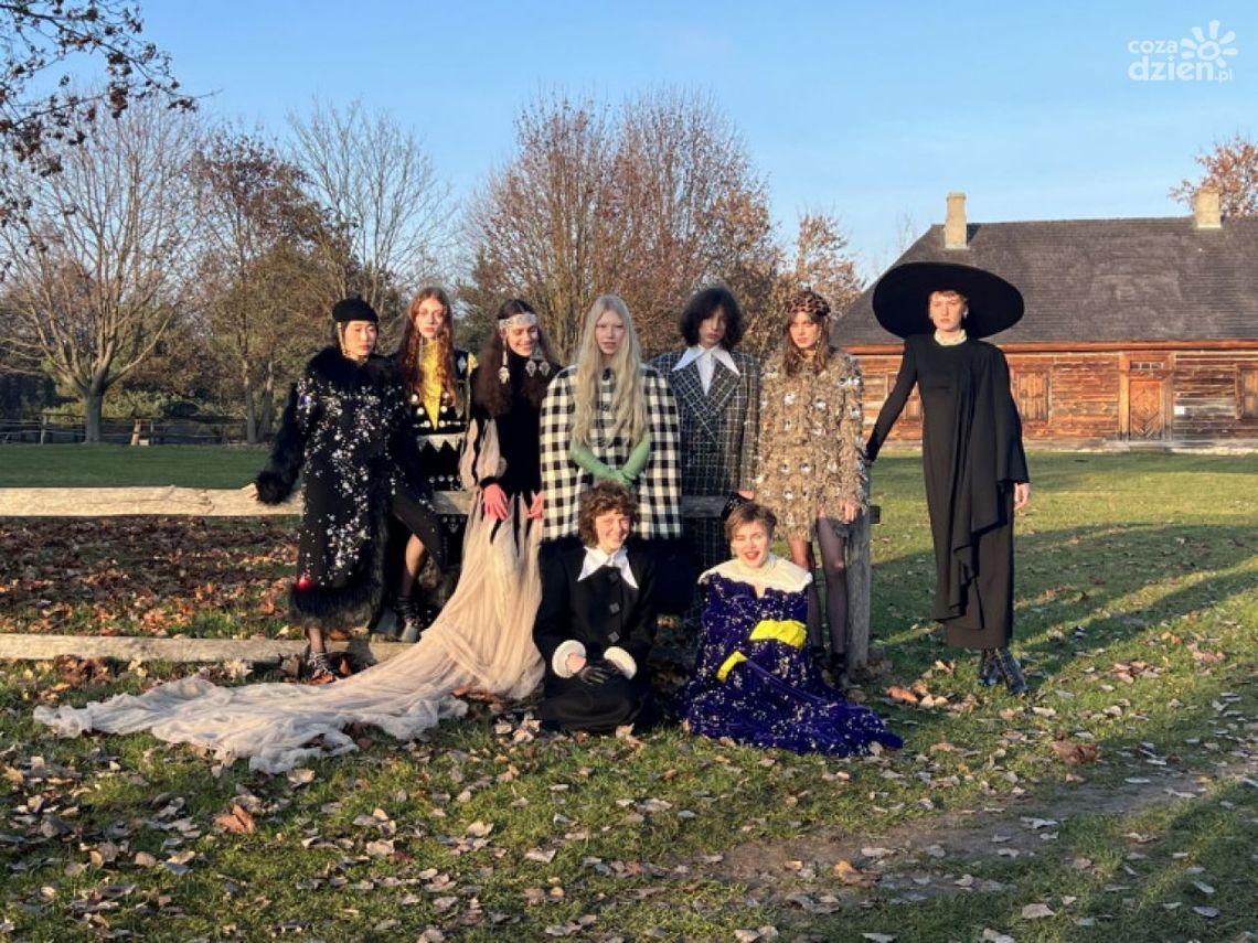 Skansen w Tokarni tłem do Vogue Skansen w Tokarni tłem do Vogue