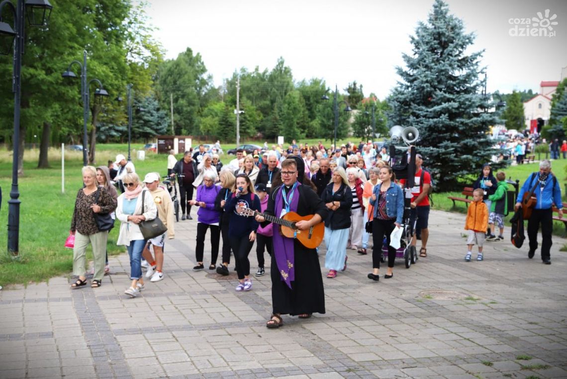 Skarżyscy pątnicy rozpoczęli pielgrzymowanie Skarżyscy pątnicy rozpoczęli pielgrzymowanie