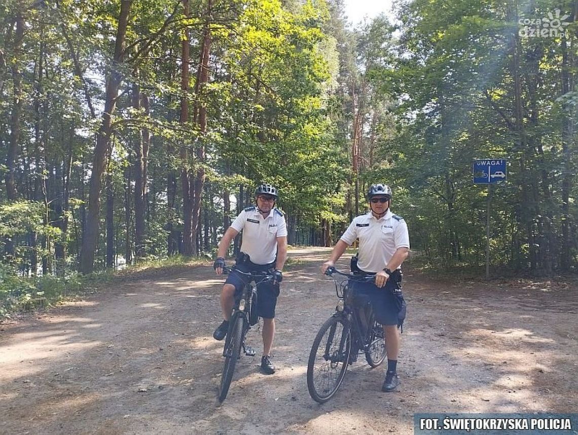 Skarżyscy policjanci na rowerach Skarżyscy policjanci na rowerach