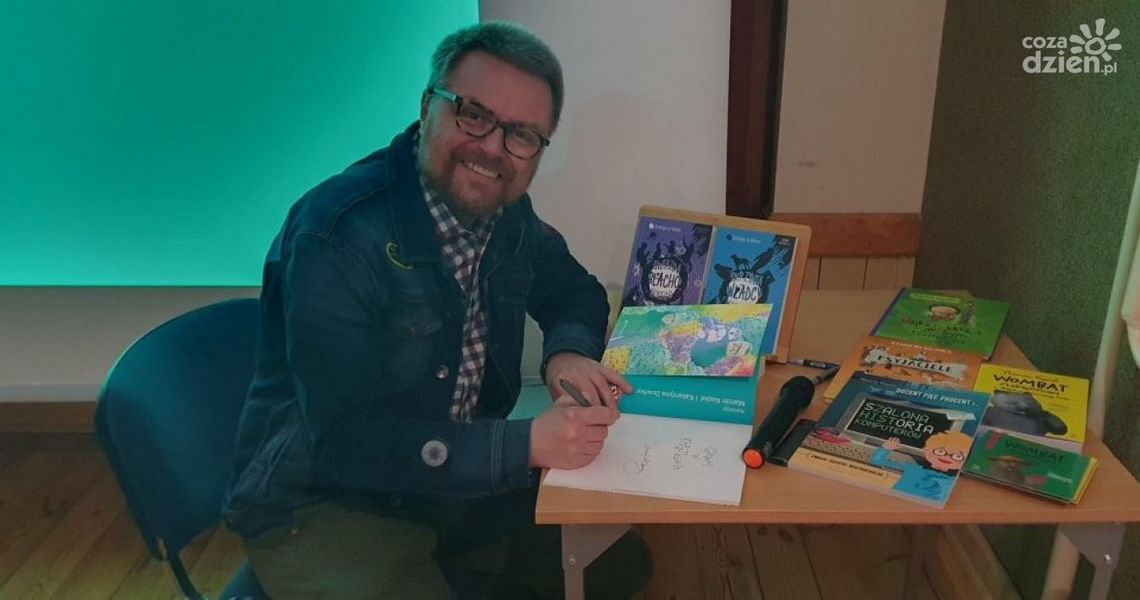 "Skrzynia Władcy Piorunów" Spotkanie z pisarzem Marcinem Koziołem "Skrzynia Władcy Piorunów" Spotkanie z pisarzem Marcinem Koziołem