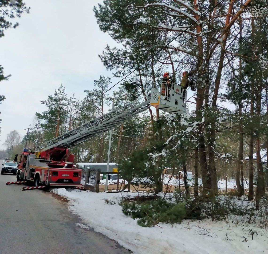 Skutki śnieżycy nadal usuwane Skutki śnieżycy nadal usuwane
