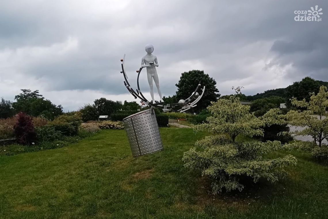 Sławosz Uznański-Wiśniewski w kieleckim Ogrodzie Botanicznym Sławosz Uznański-Wiśniewski w kieleckim Ogrodzie Botanicznym