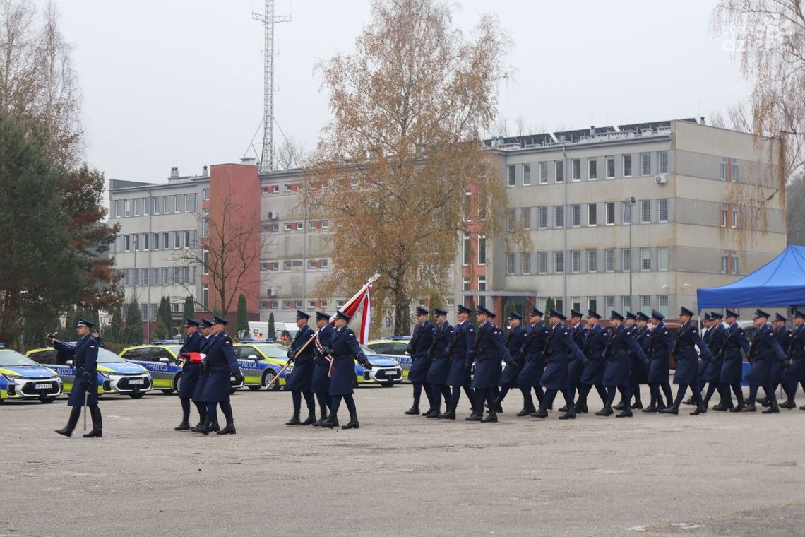 Ślubowanie nowych policjantów w Świętokrzyskiej Policji Ślubowanie nowych policjantów w Świętokrzyskiej Policji