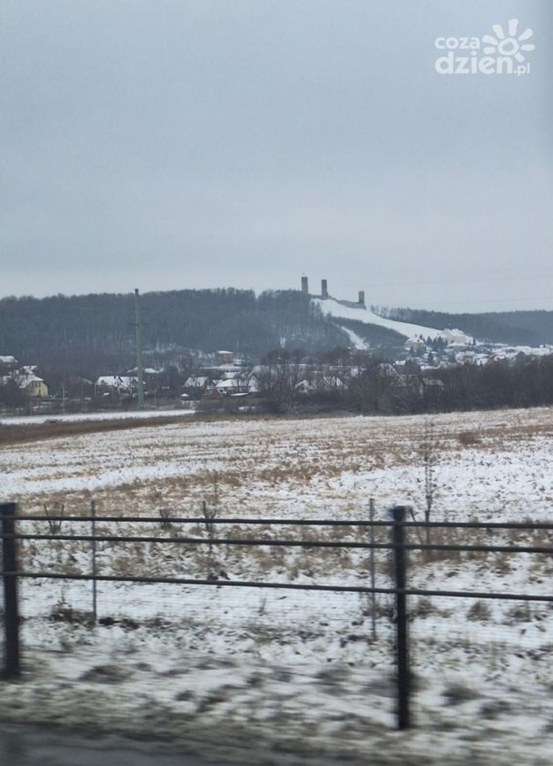 Śnieg nie odpuszcza, ale słabnie. Zimowy front nad Świętokrzyskiem Śnieg nie odpuszcza, ale słabnie. Zimowy front nad Świętokrzyskiem