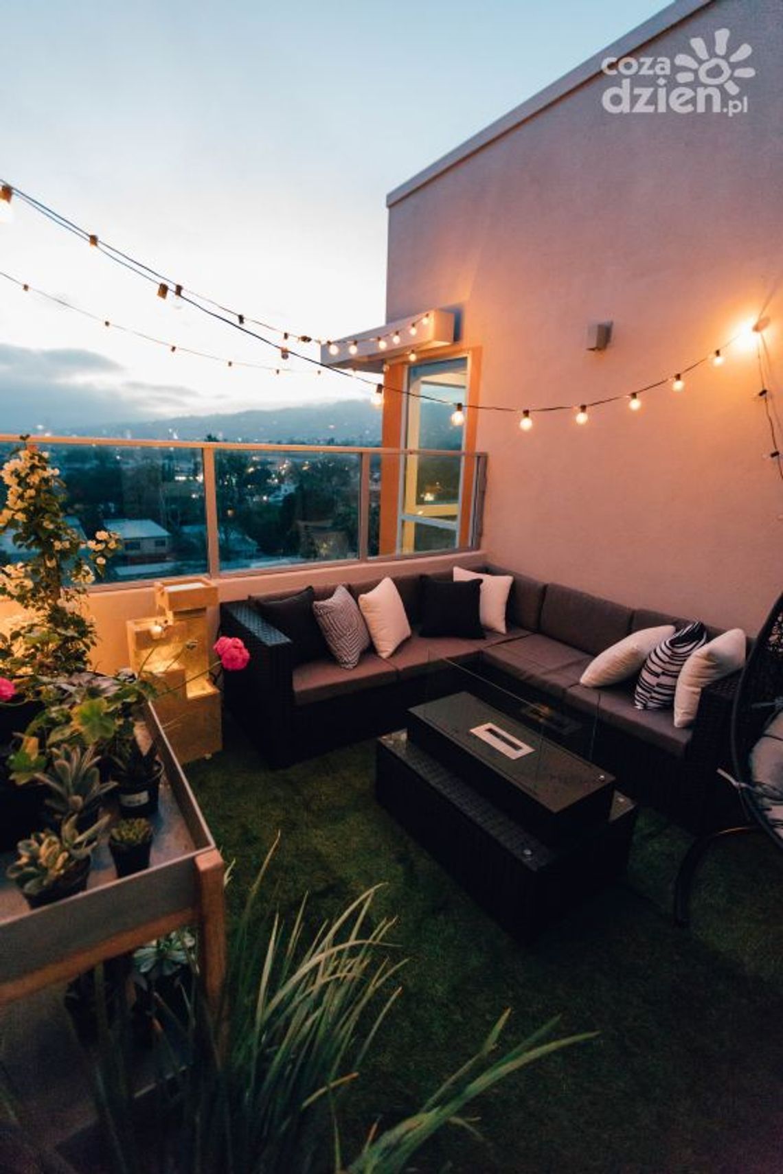 Sofa narożna na tarasie - odkryj funkcjonalność i nowoczesny design Sofa narożna na tarasie - odkryj funkcjonalność i nowoczesny design