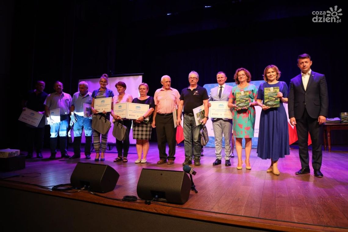 Sołtysi ze świętokrzyskiego promują program "Czyste Powietrze" Sołtysi ze świętokrzyskiego promują program "Czyste Powietrze"