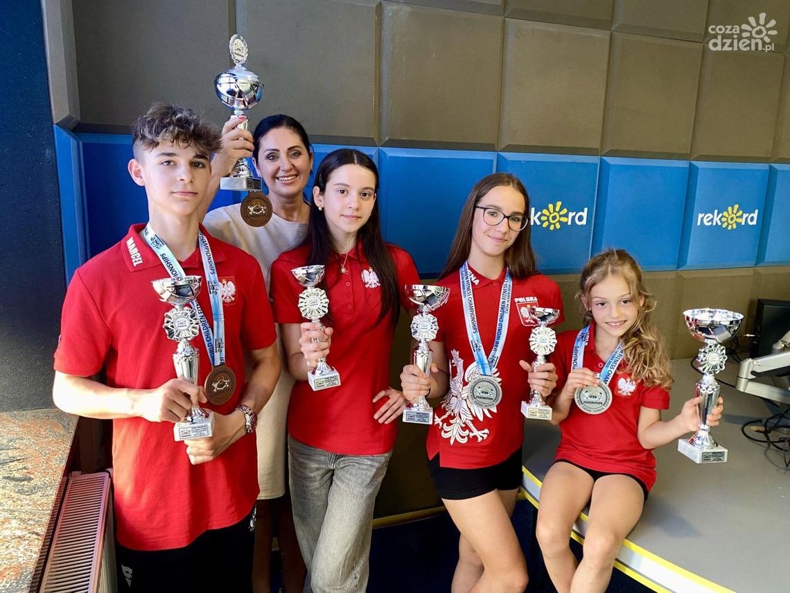 „Spełniliśmy nasze marzenia” – rozmowa z Mistrzami Świata z klubu BLACK & WHITE Ostrowiec Świętokrzyski „Spełniliśmy nasze marzenia” – rozmowa z Mistrzami Świata z klubu BLACK & WHITE Ostrowiec Świętokrzyski