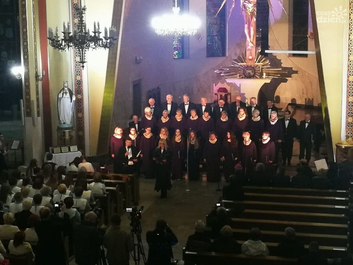 Śpiewali razem na chwałę Pana Śpiewali razem na chwałę Pana