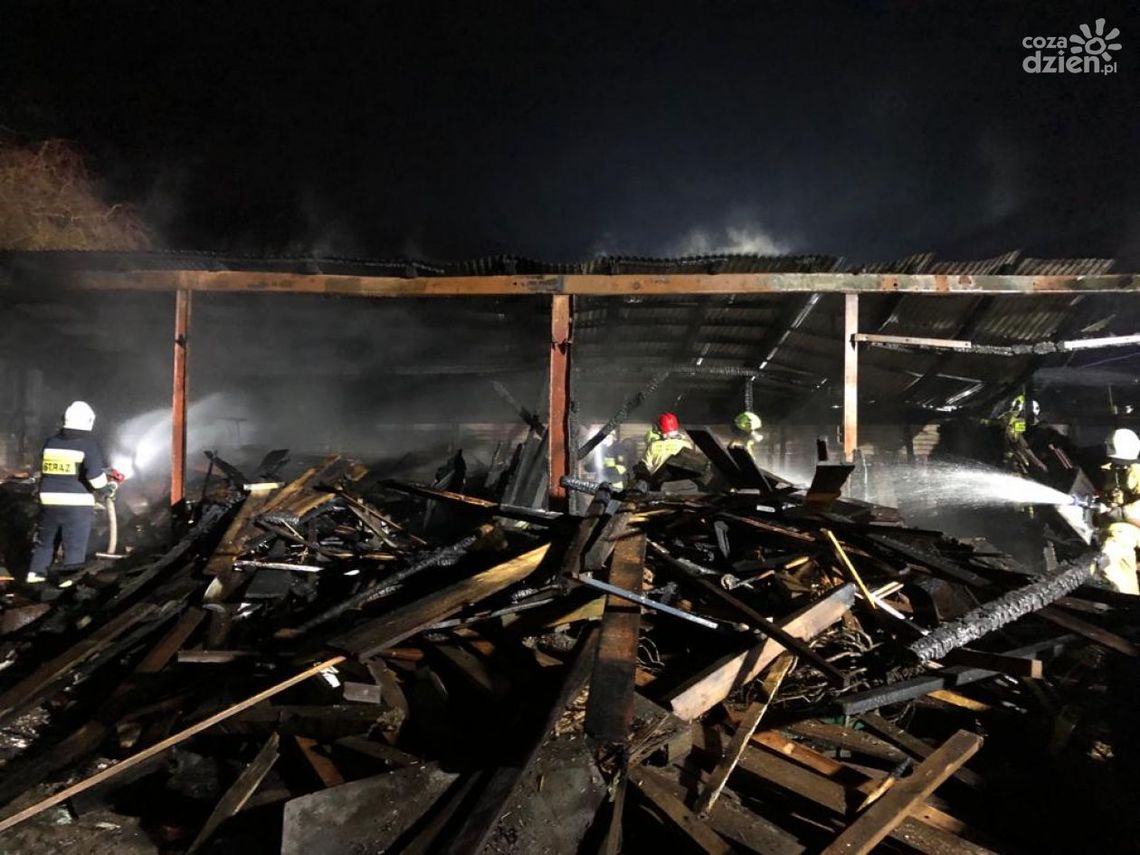 Spłonął duży budynek gospodarczy Spłonął duży budynek gospodarczy