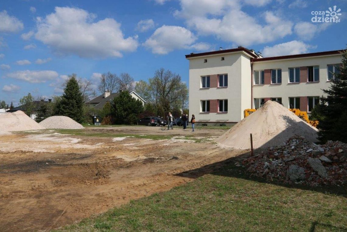 Sportowo-oświatowa inwestycja na Michałowie Sportowo-oświatowa inwestycja na Michałowie