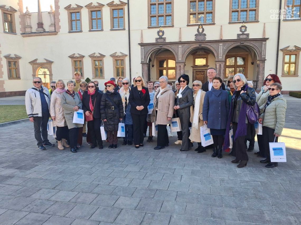 Spotkanie seniorów w Kielcach w ramach projektu wsparcia osób starszych Spotkanie seniorów w Kielcach w ramach projektu wsparcia osób starszych