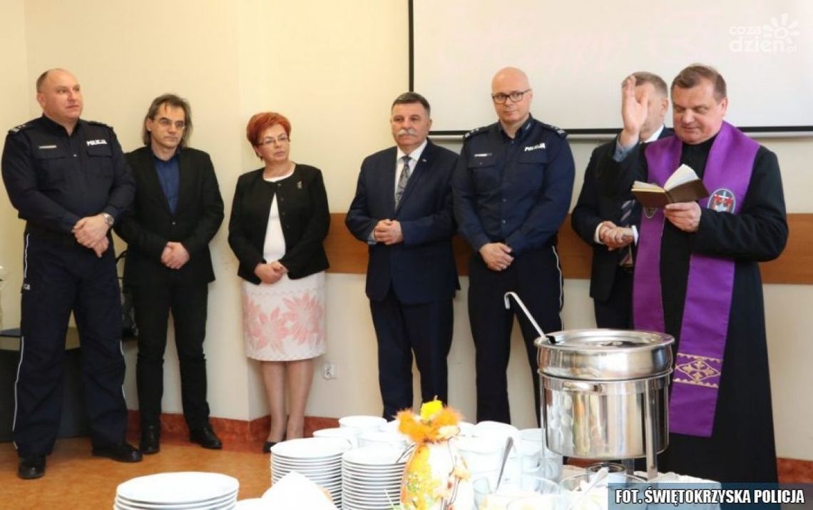 Spotkanie wielkanocne w ostrowieckiej komendzie